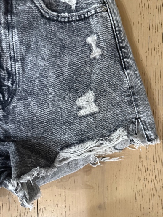 Zara Black Distressed Jean Shorts - Picture 5 of 10